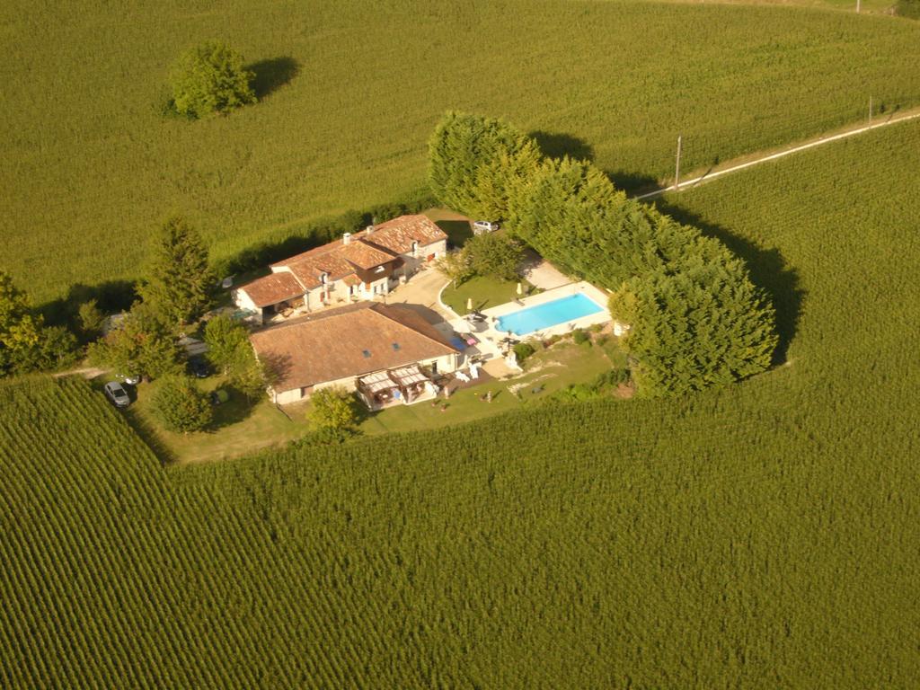 Les Gites De La Treille Montagrier Exterior foto